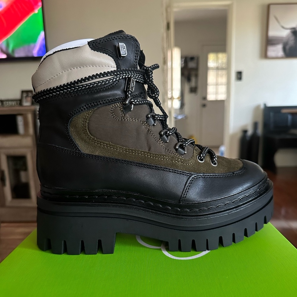 New in Box Sam Edelman Kace Lace Up Lug Sole Boot 6.5 Winter Boots, Platform